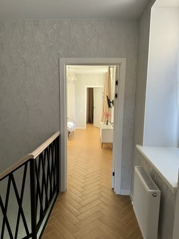 Новый таунхаус с шикарным видом на горнолыжный склон и лес