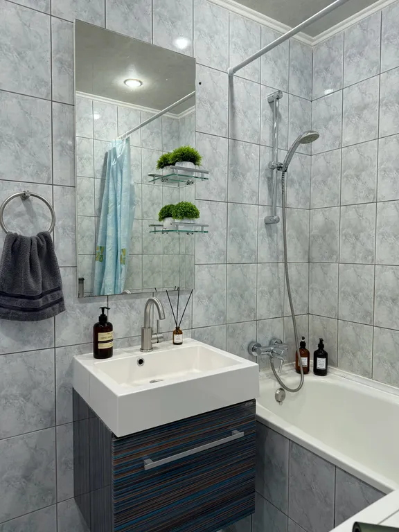 Квартира с новым ремонтом на Высоцкого 42