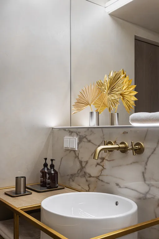 Studio 36 Suites Gold Penthouse