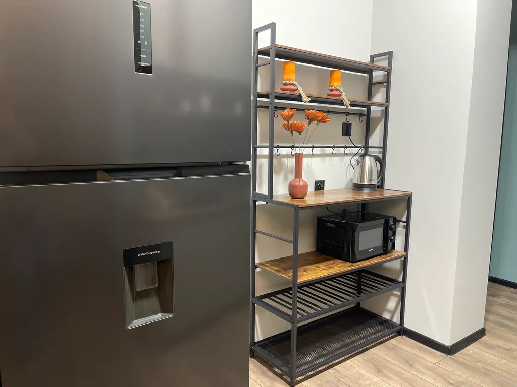 Stylish apartment with mountain and metro views