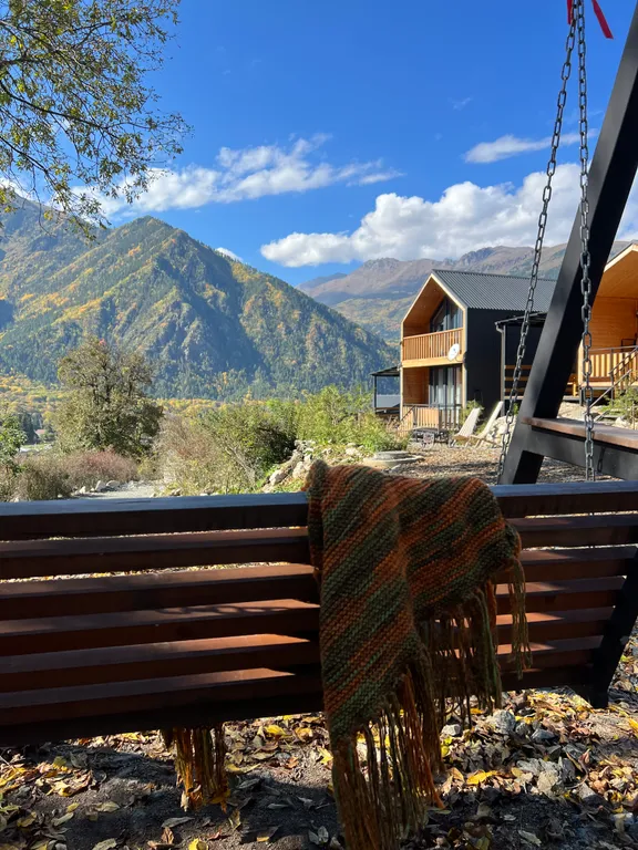 Дом в лесу с видом на горы Барнхаус Барс