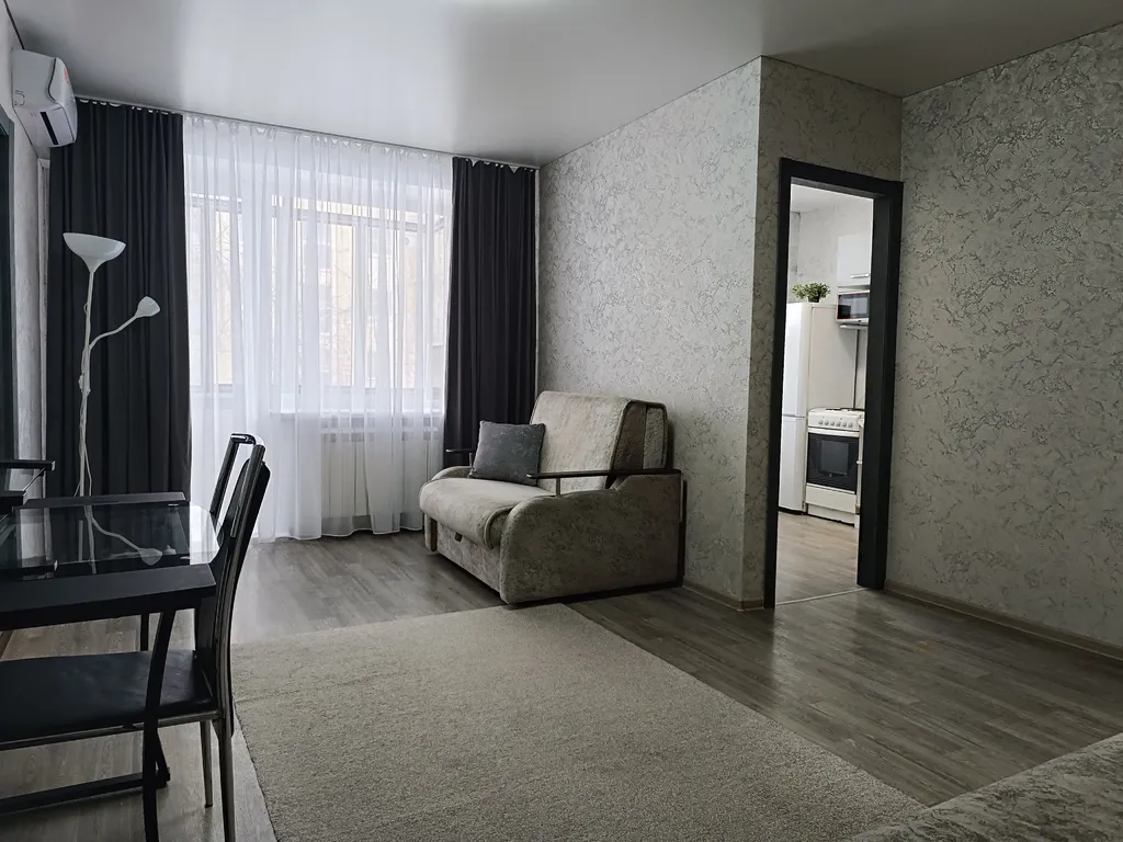 Отличная двухкомнатная квартира рядом с ЦУМом и Дворцом Спорта