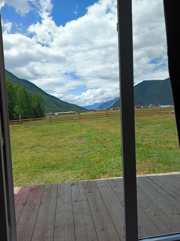 Уютный домик с панорамным видом на горы