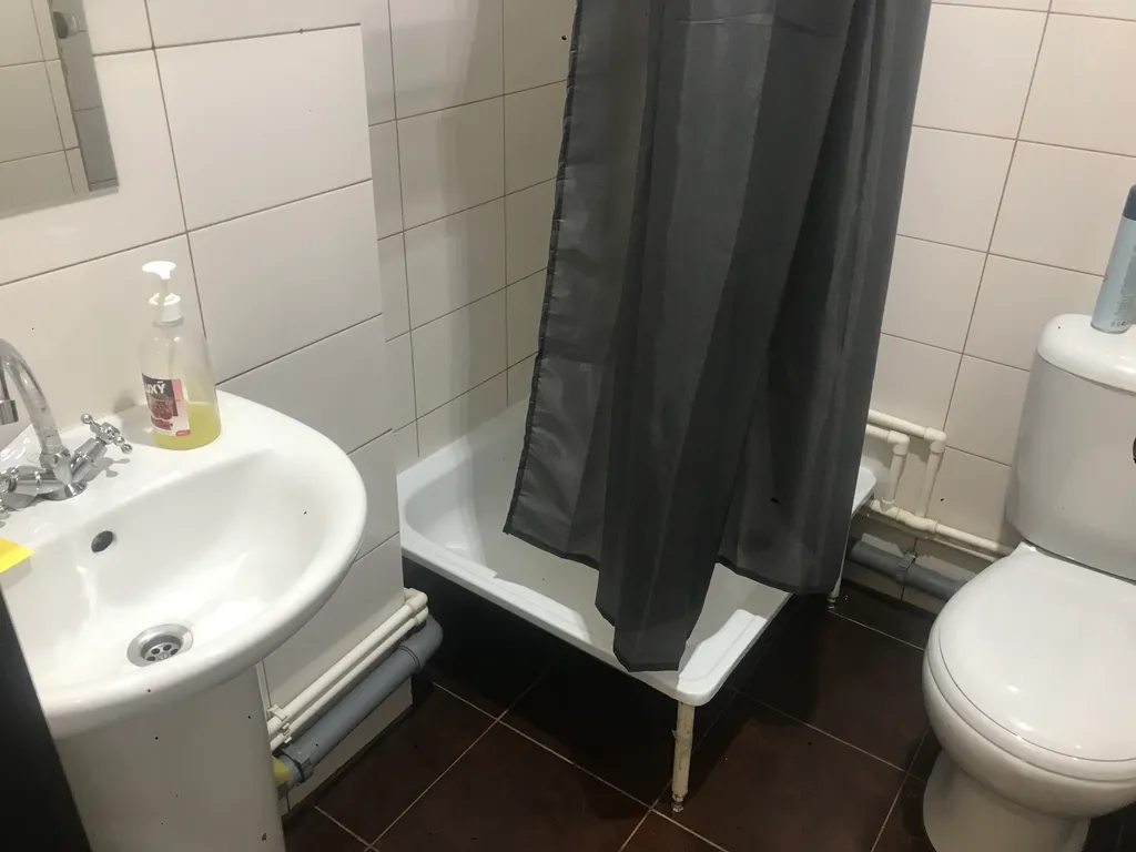 С двумя раздельными кроватями