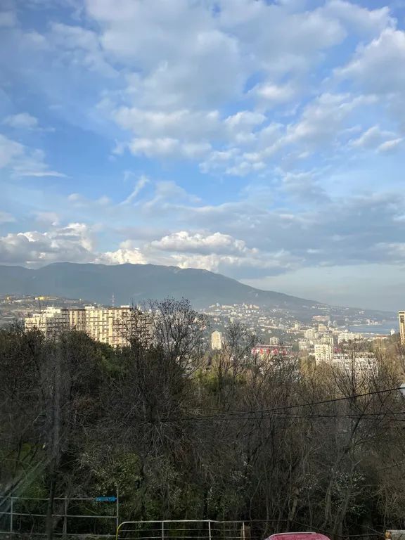 Квартира Новая, уютная, светлая квартира с видом на море и горы — Ялта