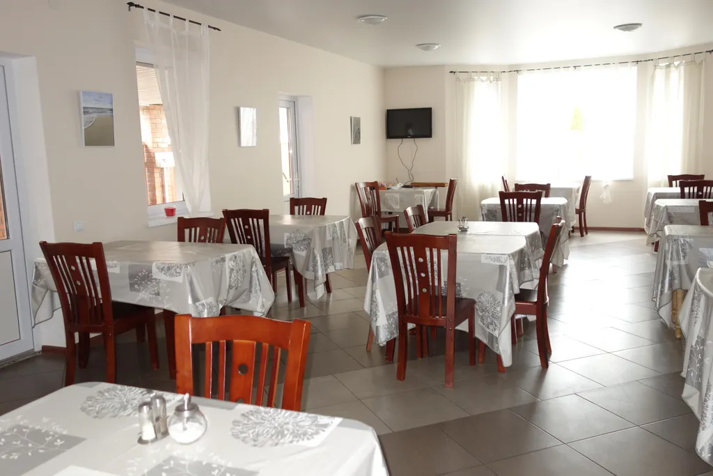 Коттедж Однокомнатный номер с отдельным входом (завтраки включены) — Рыбачий