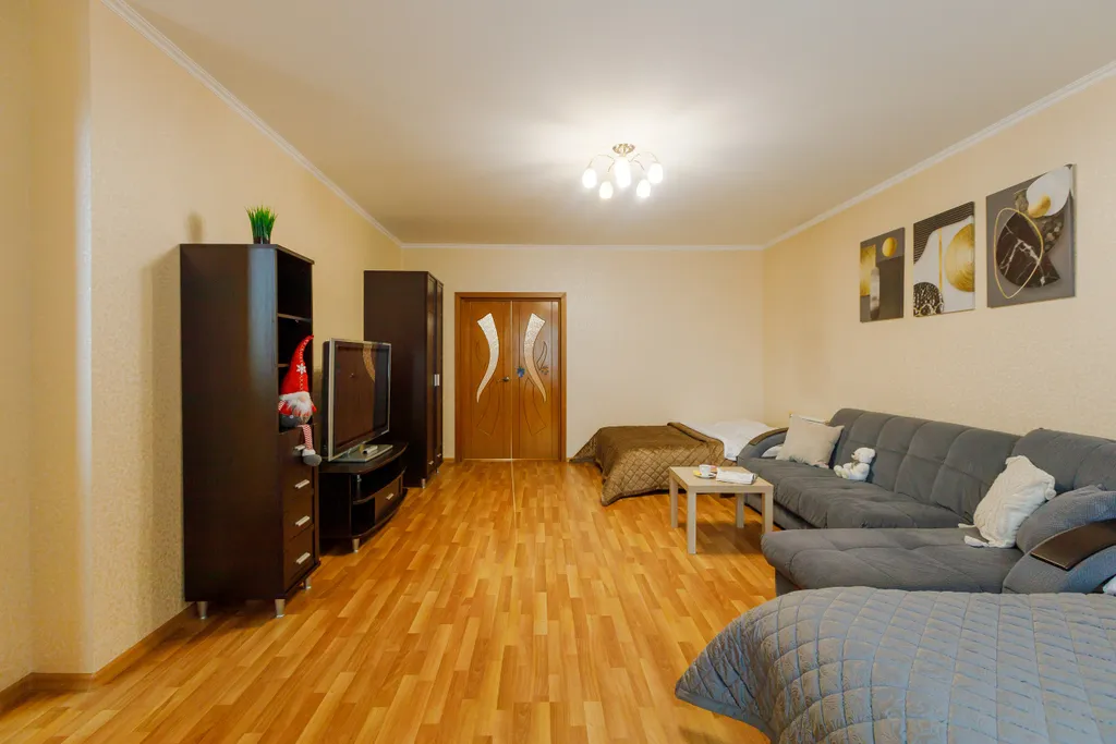 Квартира Современная двухкомнатная квартира с видом на Волгу 110 м — Самара