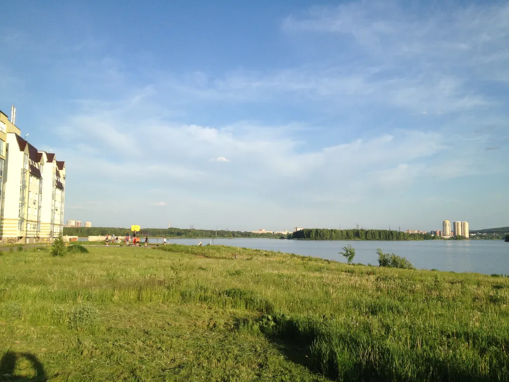 Стильная 3-комнатная квартира на берегу реки Исети