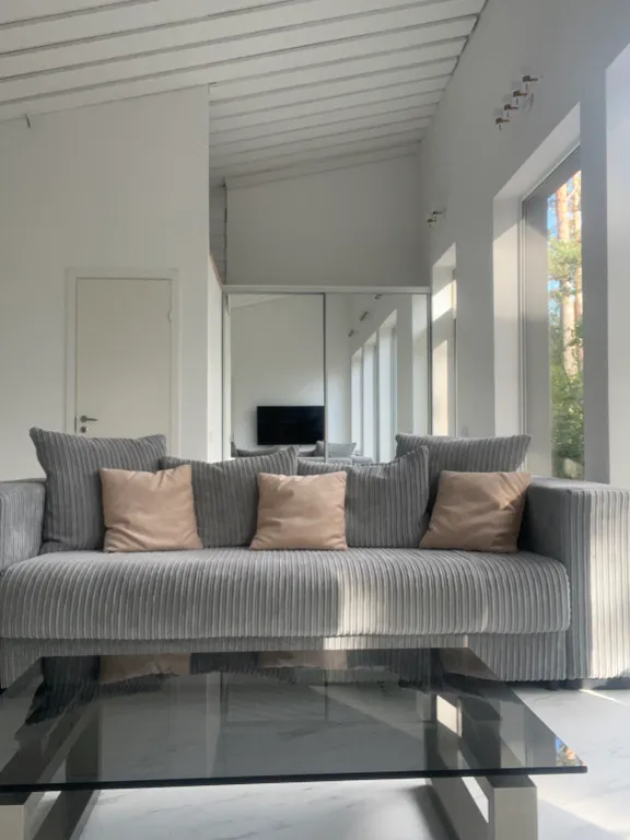 Стильный дом на берегу Ладожского озера с панорамным видом