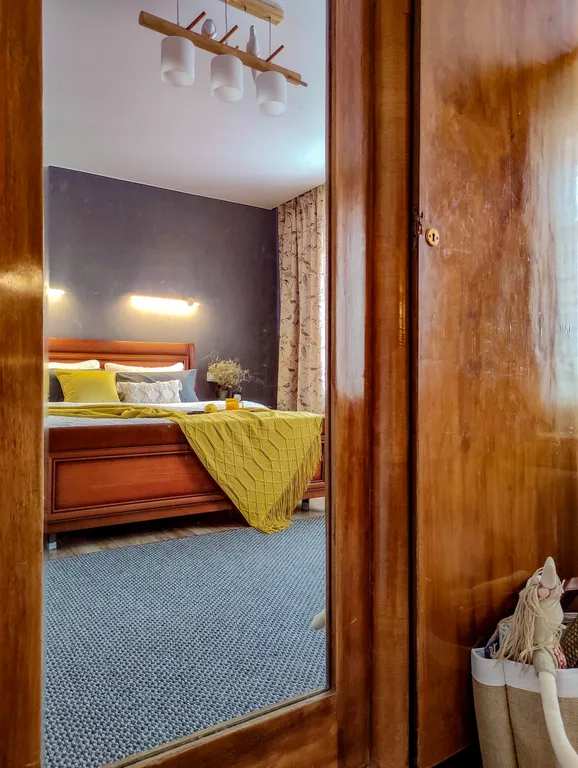 Уютный дом с беседкой у реки в тихом месте