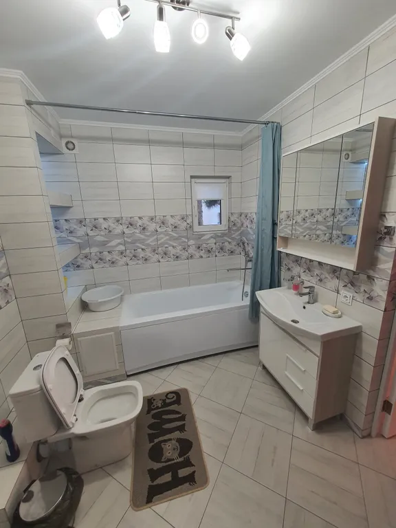 Апартамент-студия с видом на озеро Абрау