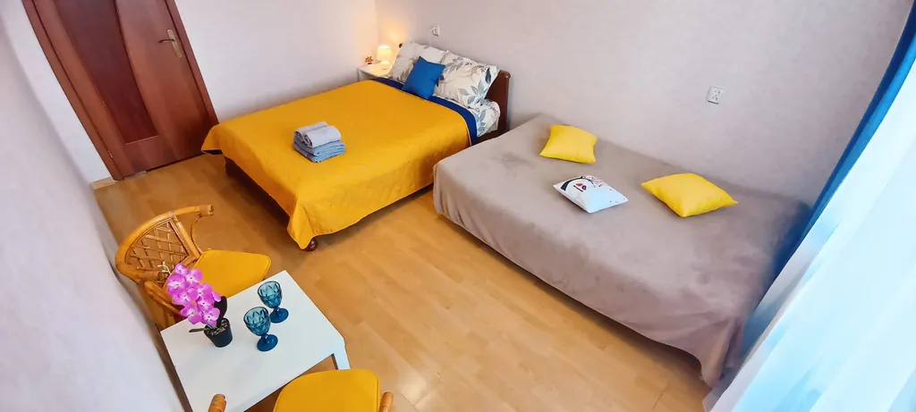 Квартира Квартира Центр города! 3 изолированные комнаты, 3 кровати — Калининград