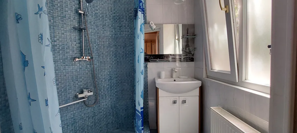 Отдельный этаж, в частном секторе