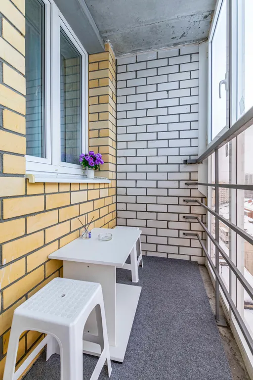 Квартира-студия с балконом для командированных и отдыха