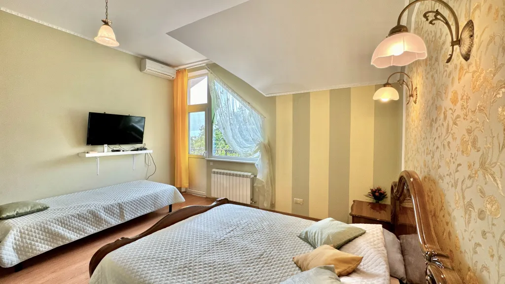 Домик с садом в Кореизе возле ялты