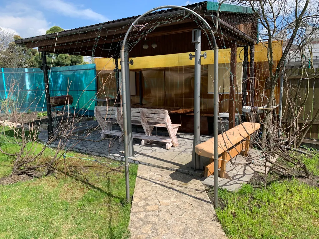 Просторный дом с баней и бассейном