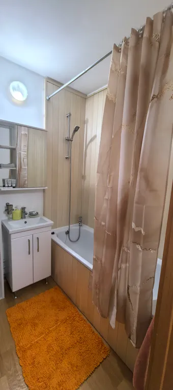 2-комнатная квартира только после ремонта в 20 мин. Пешком от метро