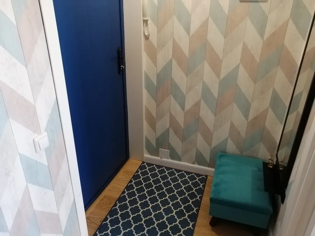 Студия с видом на город