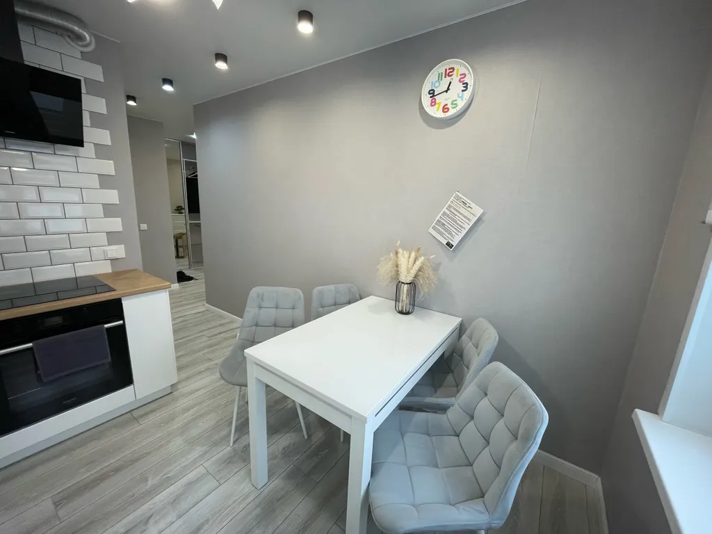 Уютная З комнатная квартира на 19 этаже