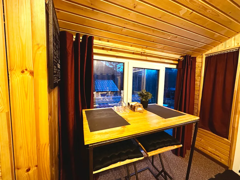 Уютный домик в чаще леса