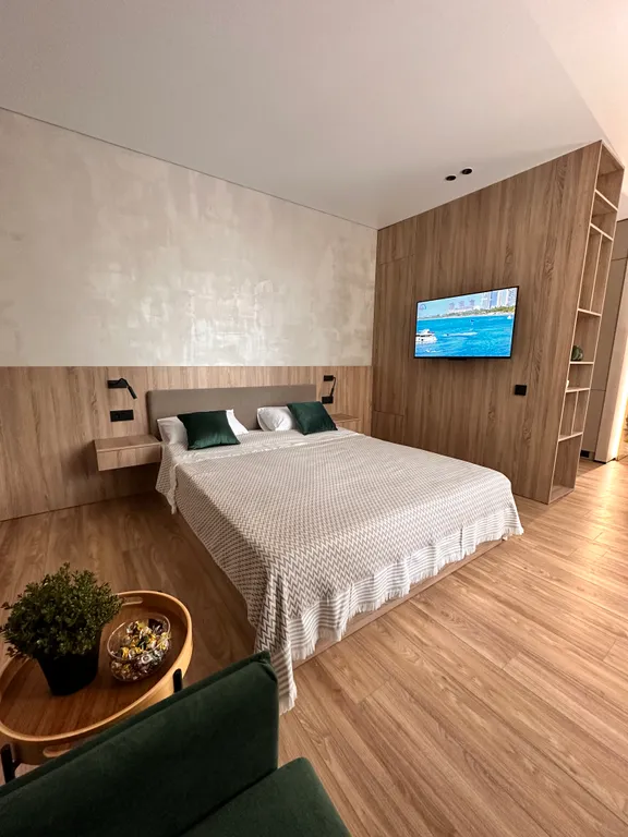 Апартаменты с балконом в центре курортной зоны