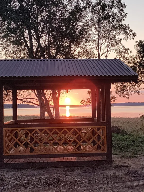 Современный дом с удобствами 1 линия озеро Селигер