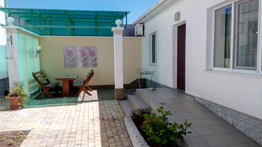 Коттедж 2-комнатный Дом — Евпатория