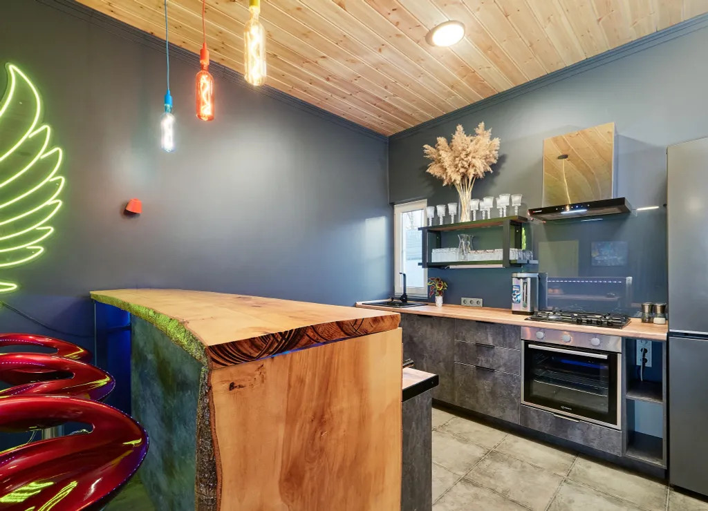 Дом с теплым бассейном, джакузи и потрясающим видом