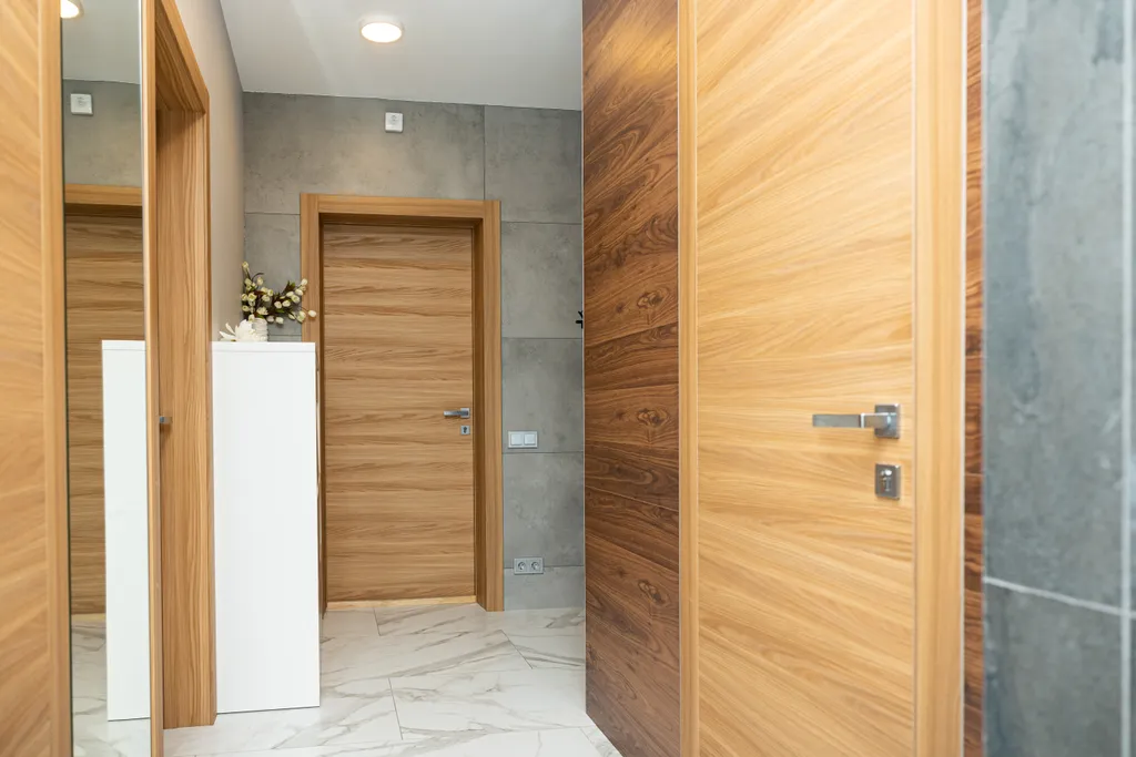 Просторная квартира с живым камином и видом на горы