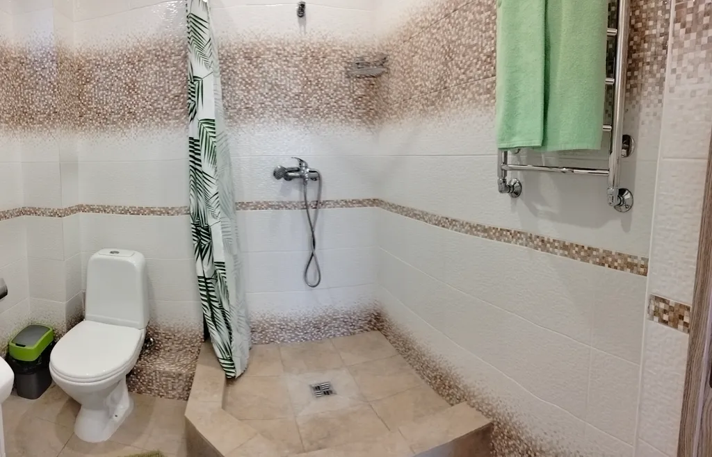 Большой дом с 5 изолированными комнатами в центре