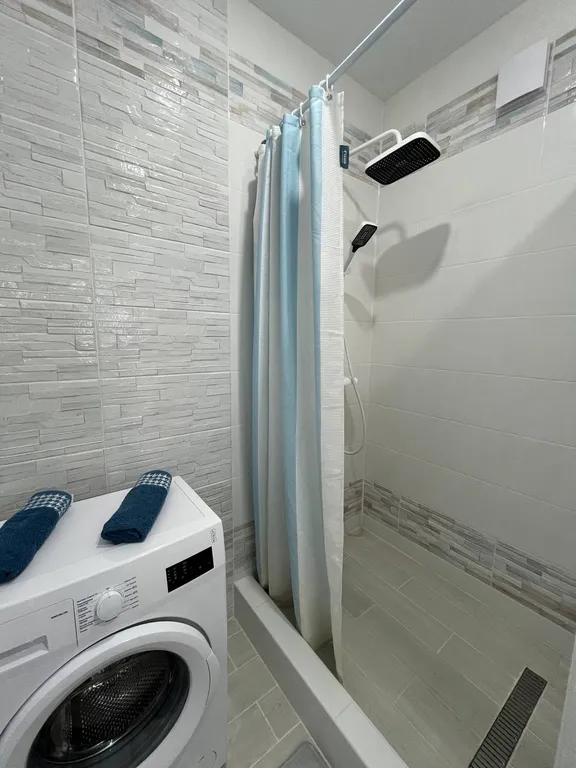 Квартира Светлая, комфортная,  квартира в городском парке с видом на озеро. — Горячий Ключ