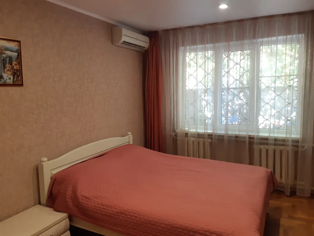 Коттедж Частный дом на лето с парковкой в центре старой части города — аренда посуточно в Анапа