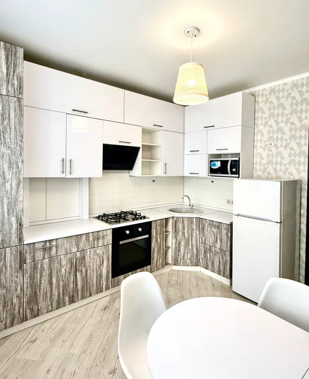 Уютная квартира в самом сердце Ейска с видом на пруд, в 15 минутах от Каменки