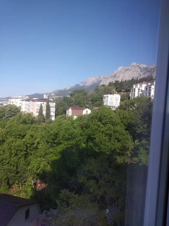Апартамент с видом на море побережье ЮБК и гору Ай-Петри