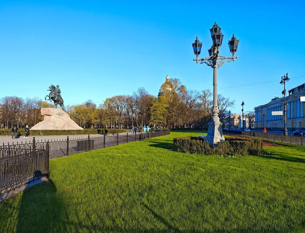 Квартира 2-комнатная квартира с балконом и панорамным видом на центральную акваторию Невы — Санкт-Петербург