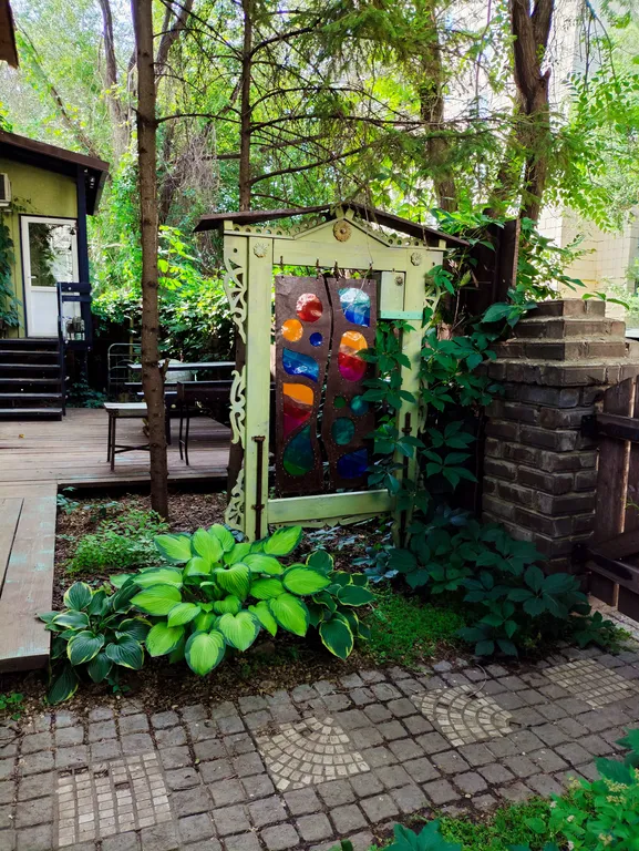 Коттедж Удивительный дом, студия, вход с улицы — Казань