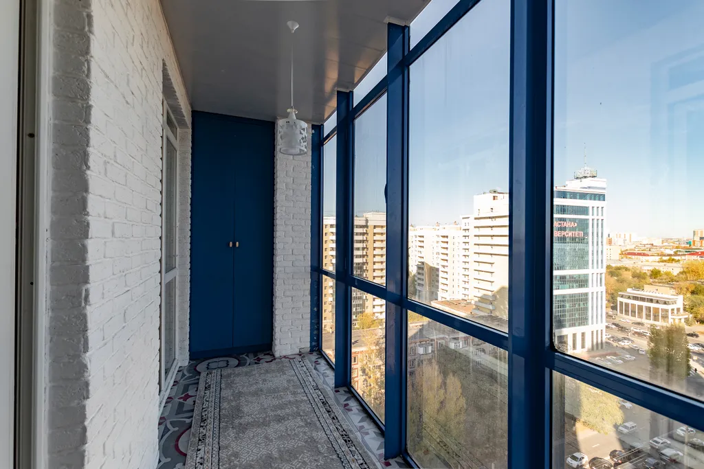 2-комнатная с видом на город возле набережной в старом центре Астаны
