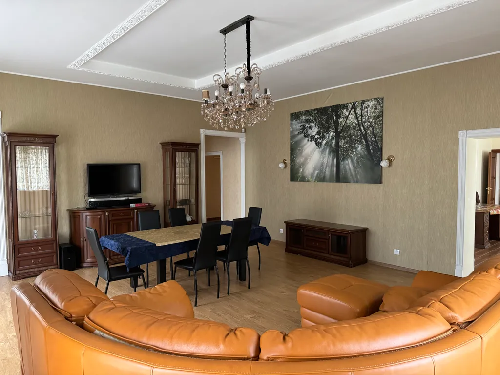 Просторный дом в шаговой доступности от Монрепо с сауной