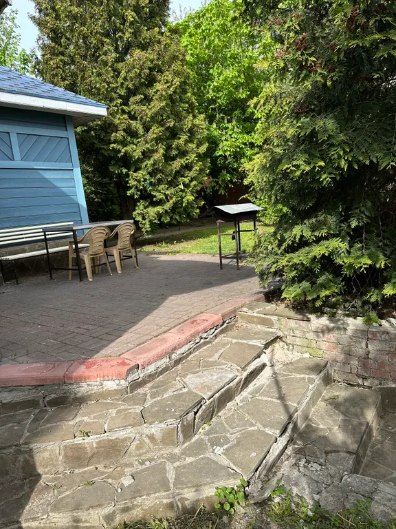 Дом в центре города с бассейном и баней