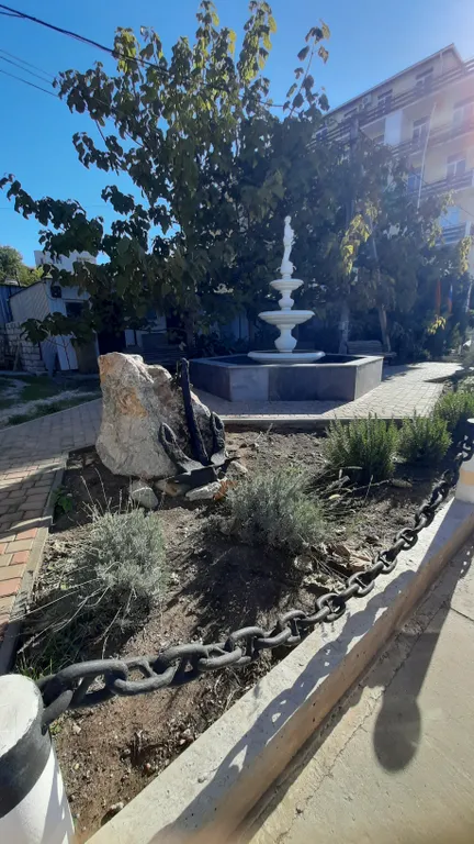 Студия на причале с видом на яхты  и чаек