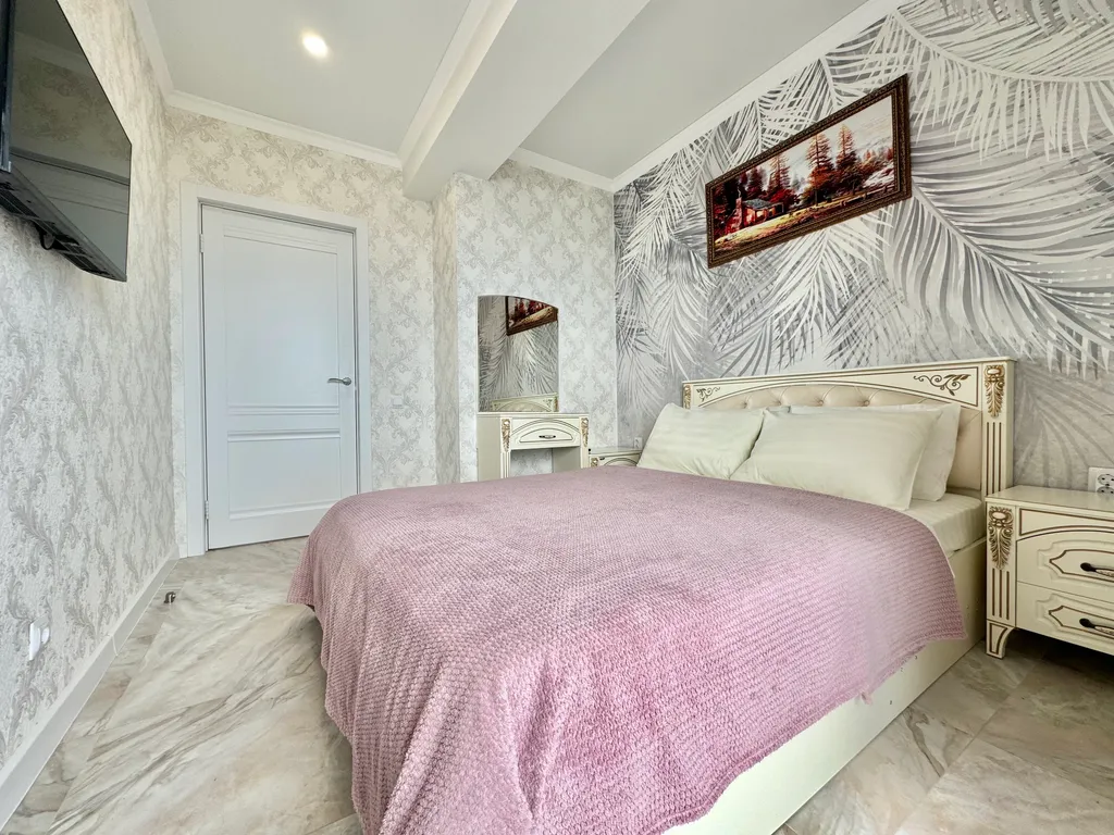 Двухкомнатная квартира с прямым видом на море