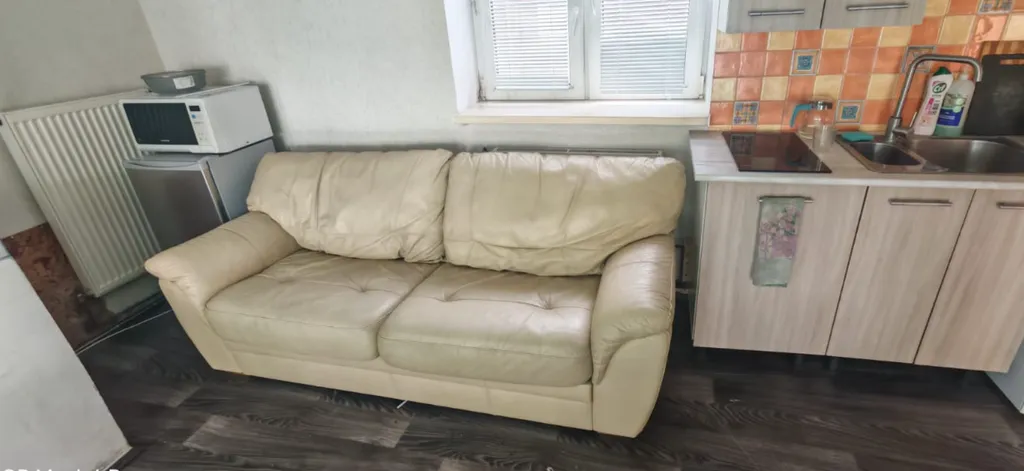 Дом в центре города с бассейном и баней