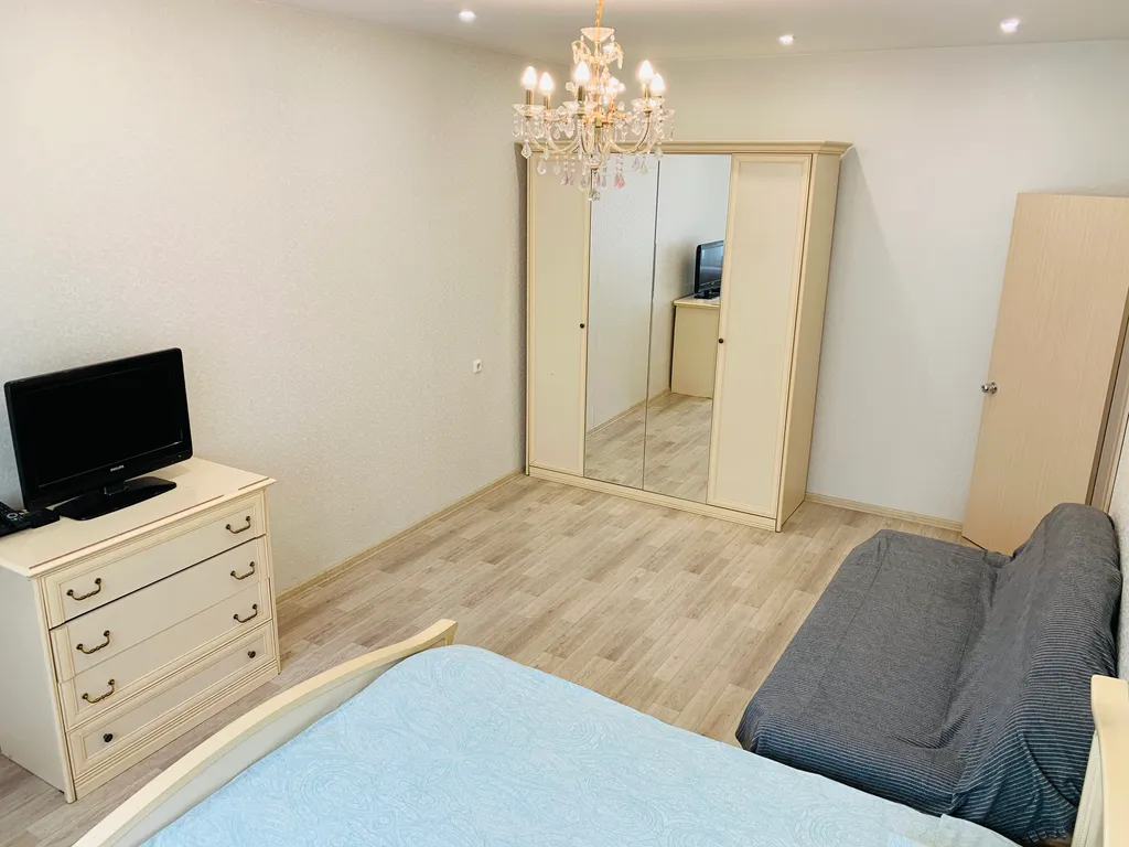 2 комнатная квартира возле Крытого рынка, центр