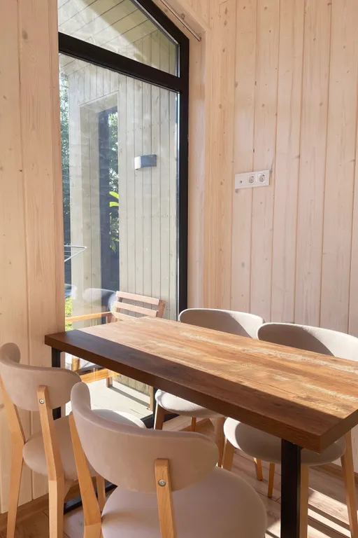 Уютный дом в южном саду