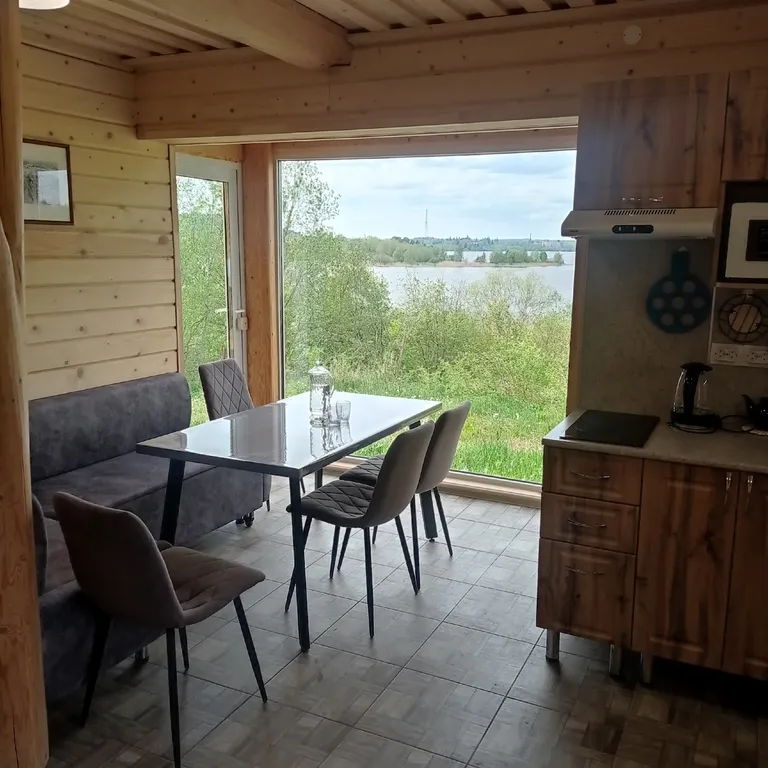 Современный дом на берегу Ладоги