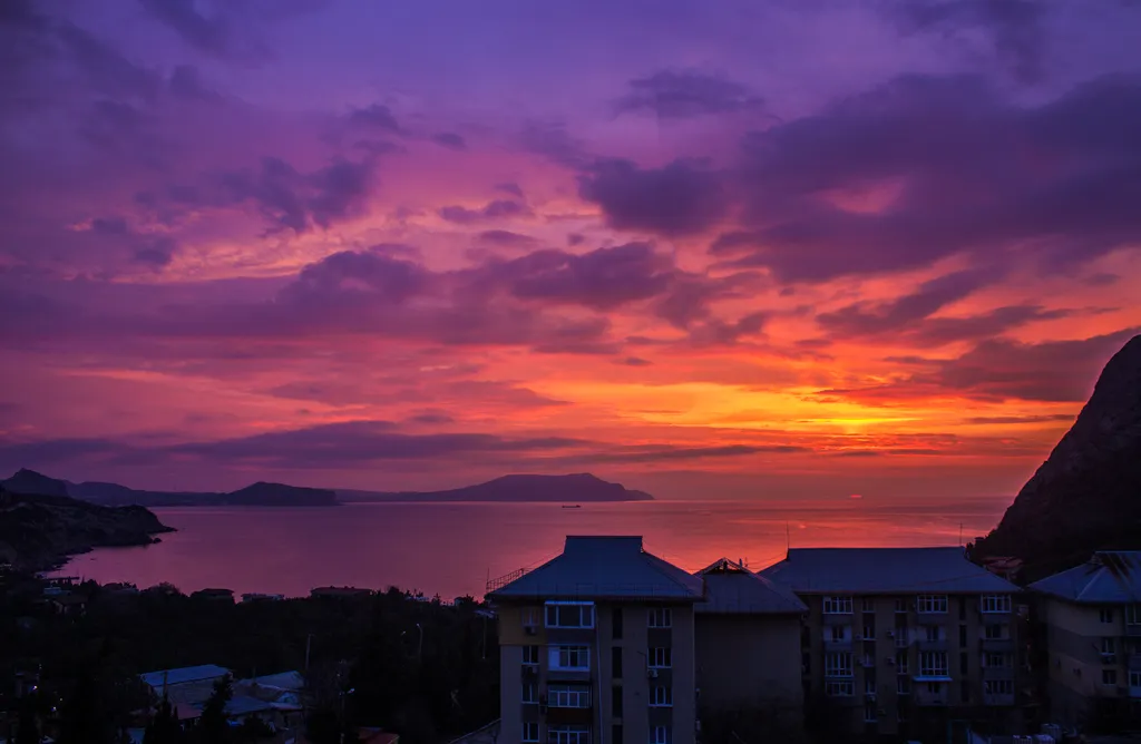 Уютная комната с персональной лоджией и великолепным видом на море