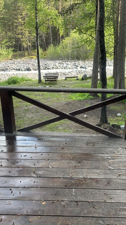 Уютный двухэтажный домик у реки, треугольник