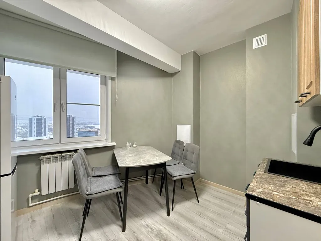 1-комнатная квартира в центре города, 13 этаж