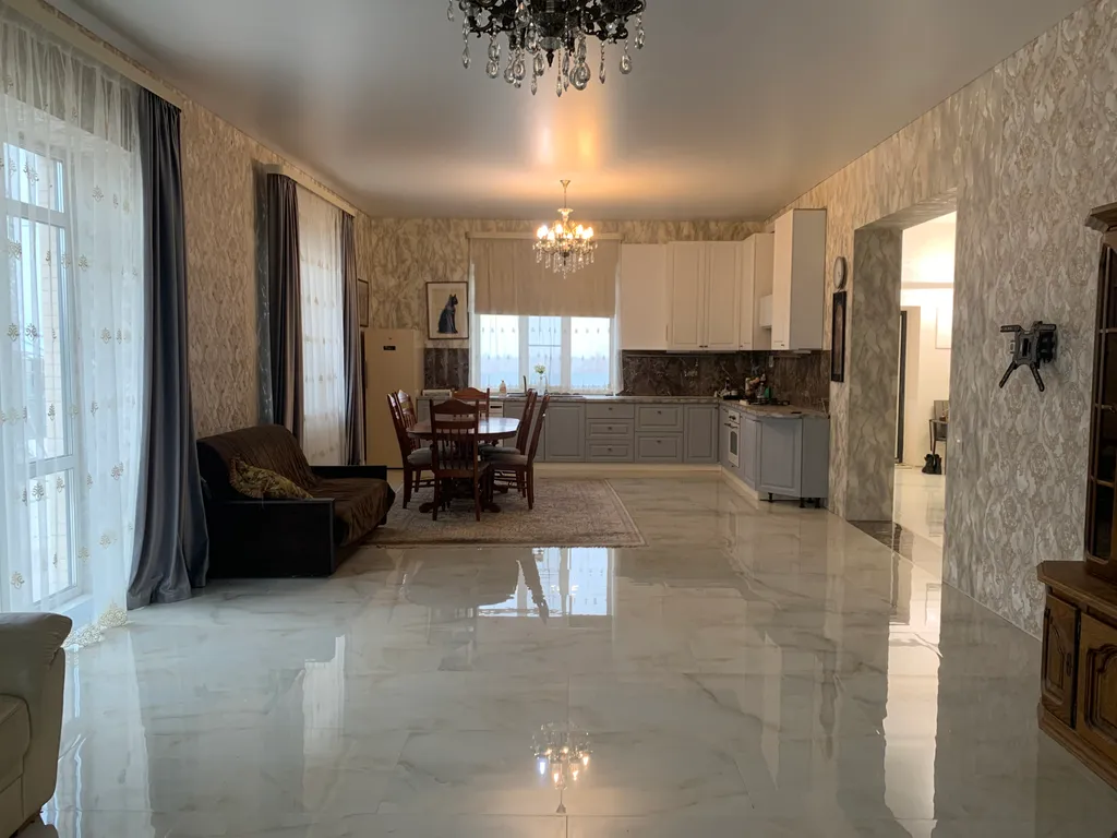 Большой дом для большой компании