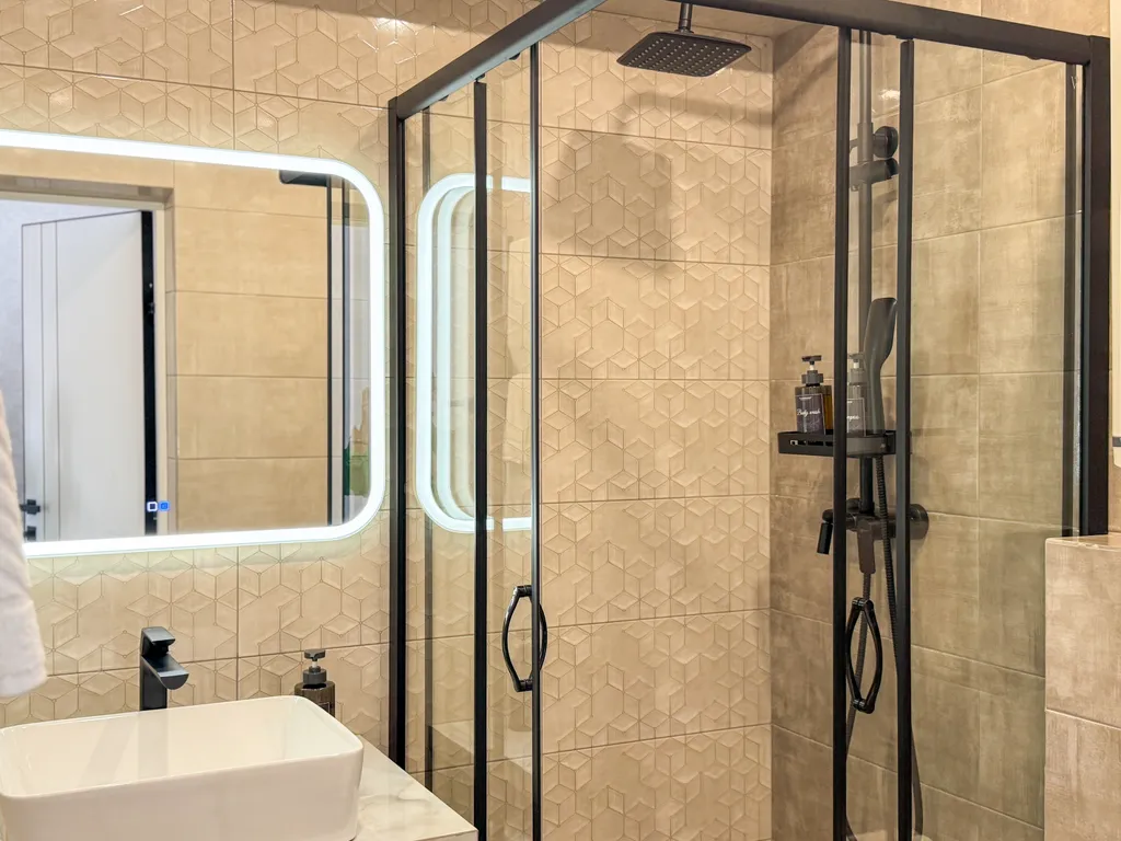 Каскад 2 Стильный апартамент на первой береговой линии